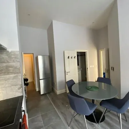 Apartment 1-bed Apt In City Centre