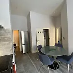 Appartement 1-bed In Centre